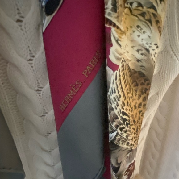 Authentic and Iconic HERMES silk scarf - Picture 7 of 14